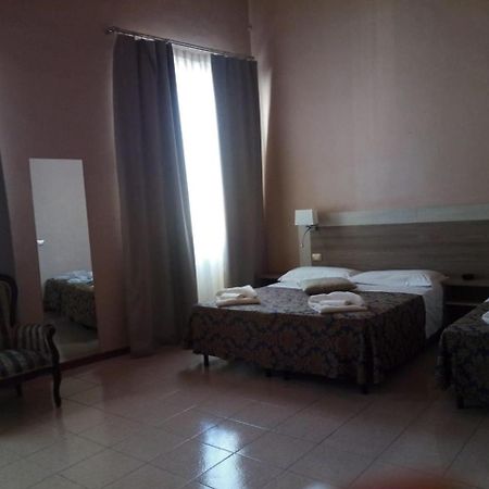 Hhb Hotel ฟลอเรนซ์ ภายนอก รูปภาพ