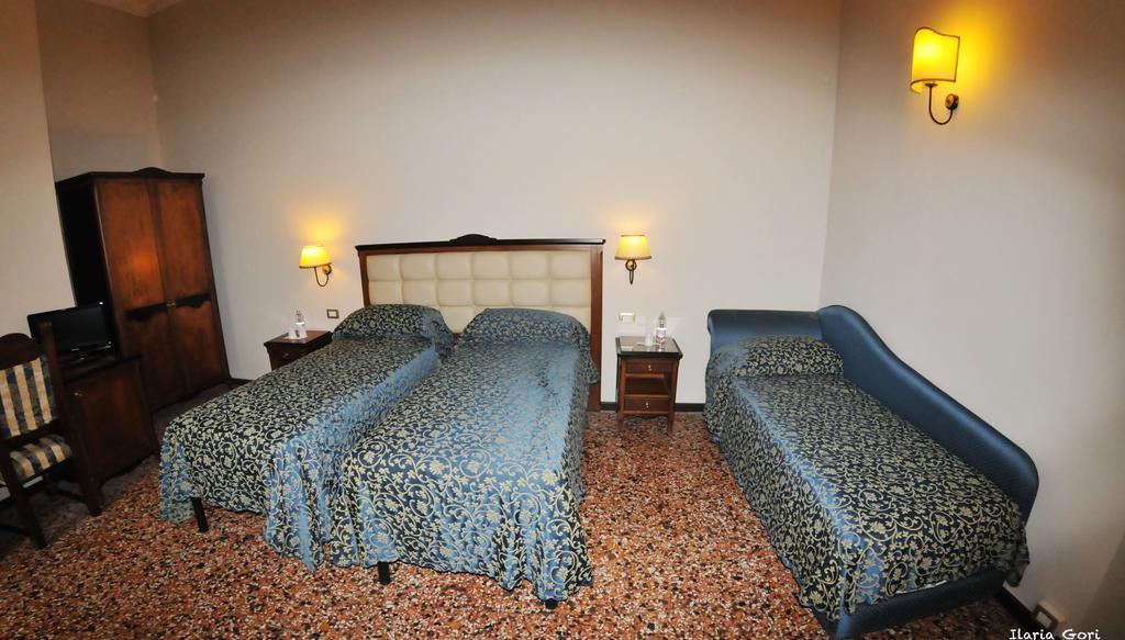 Hhb Hotel ฟลอเรนซ์ ภายนอก รูปภาพ