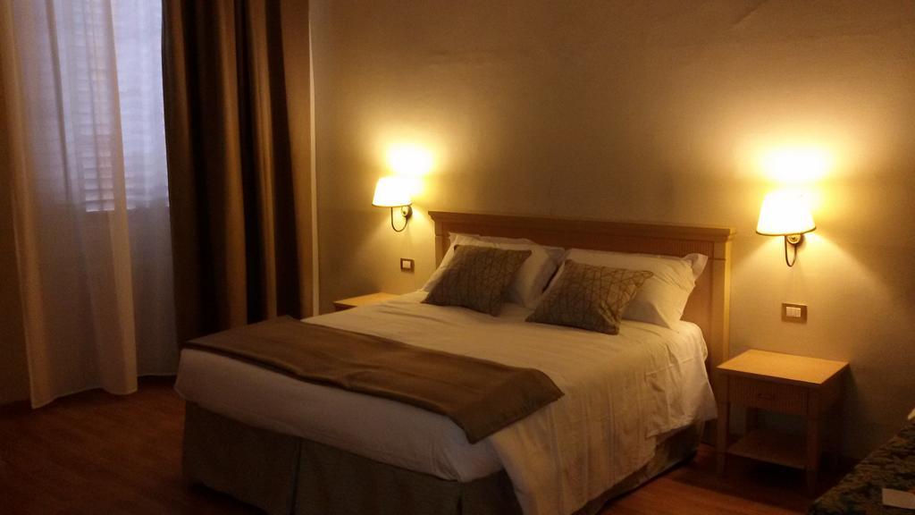 Hhb Hotel ฟลอเรนซ์ ภายนอก รูปภาพ