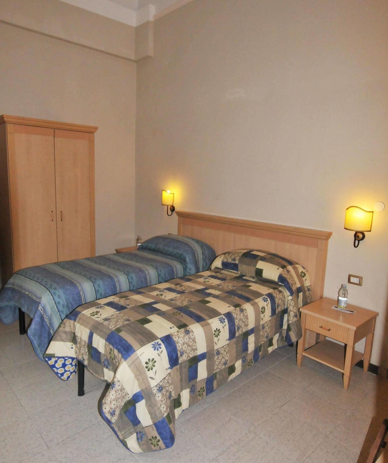 Hhb Hotel ฟลอเรนซ์ ภายนอก รูปภาพ