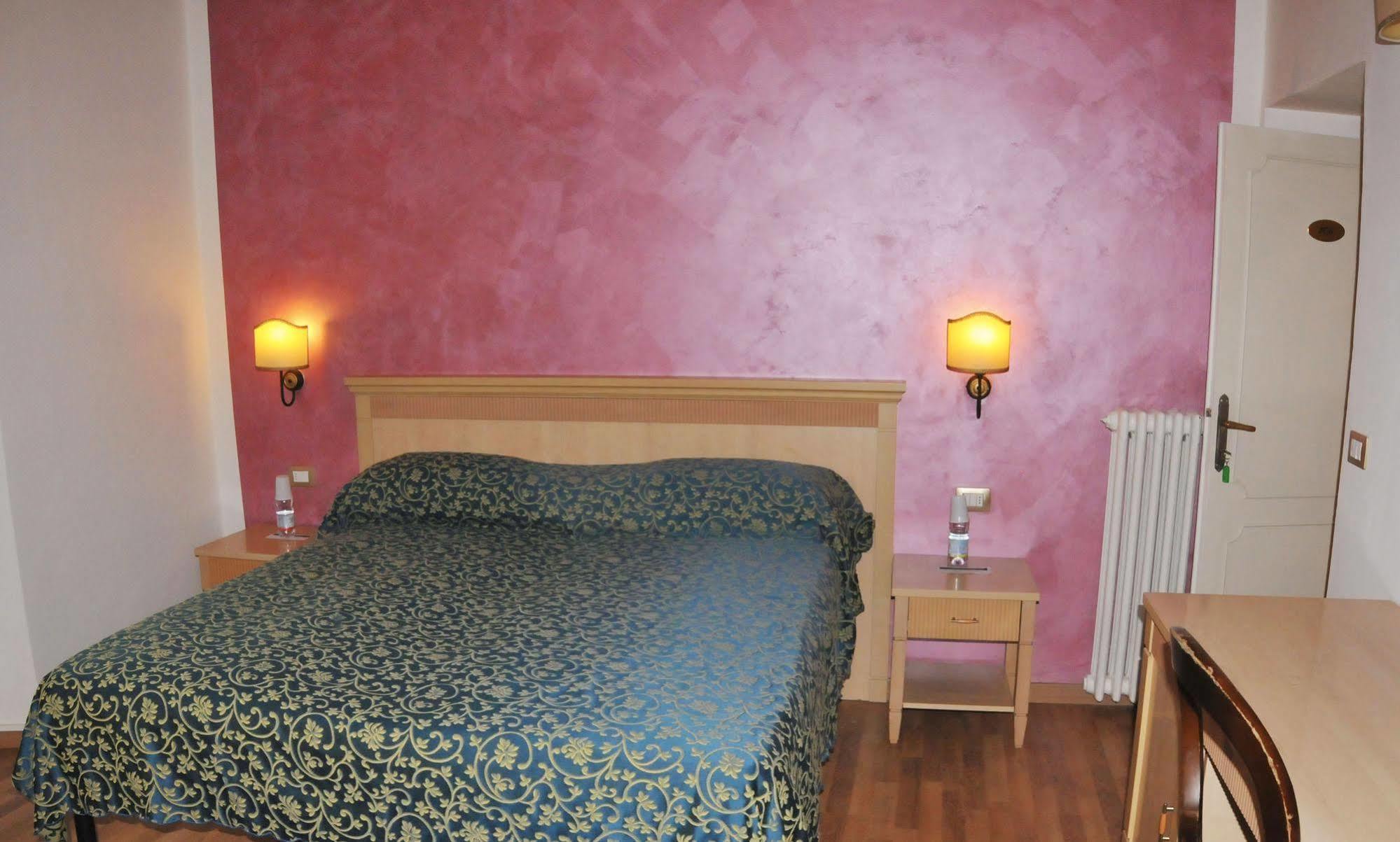 Hhb Hotel ฟลอเรนซ์ ภายนอก รูปภาพ